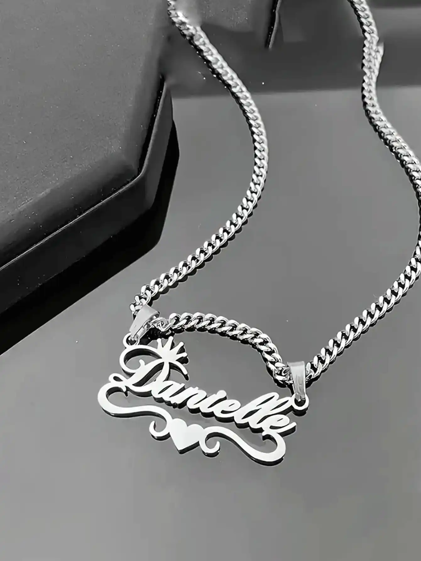 DOREMI персонализированный подарок ювелирные изделия Корона сердце подвеска ожерелье на заказ кубинская цепочка из нержавеющей стали ожерелье кулон
DOREMI персонализированный подарок ювелирные изделия Корона сердце подвеска ожерелье на заказ кубинская цепочка из нержавеющей стали ожерелье кулон