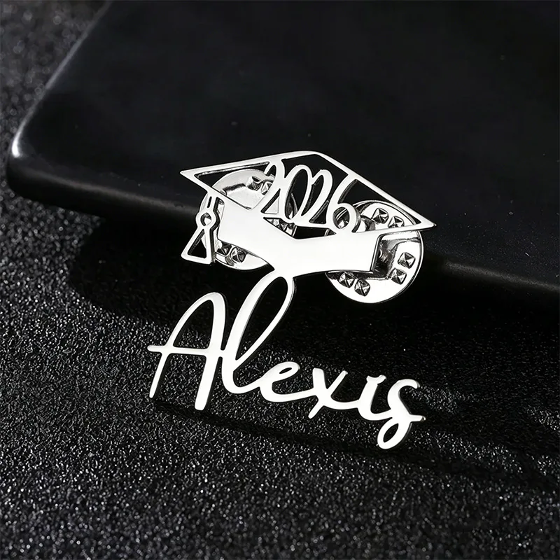 2026 Graduation Pin Gift Custom Name Stainless Steel Bachelor Hat Personalized Brooch Pin Badge Postgraduate Nameplate Accessory
2026 Graduation Pin Gift Custom Name Stainless Steel Bachelor Hat Personalized Brooch Pin Badge Postgraduate Nameplate Accessory