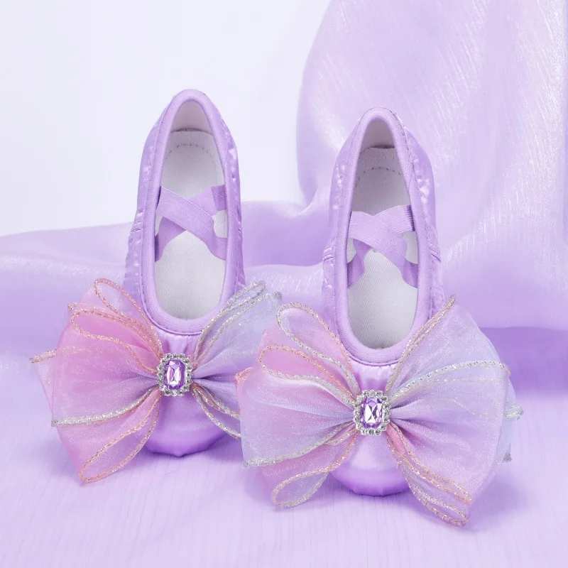 Children's Dance Shoe Soft Sole Practicing Cat Claw Satin Flower Lace Ballet Body Yoga Girl Indoor Gymnastics Princess Shoes
Children's Dance Shoe Soft Sole Practicing Cat Claw Satin Flower Lace Ballet Body Yoga Girl Indoor Gymnastics Princess Shoes