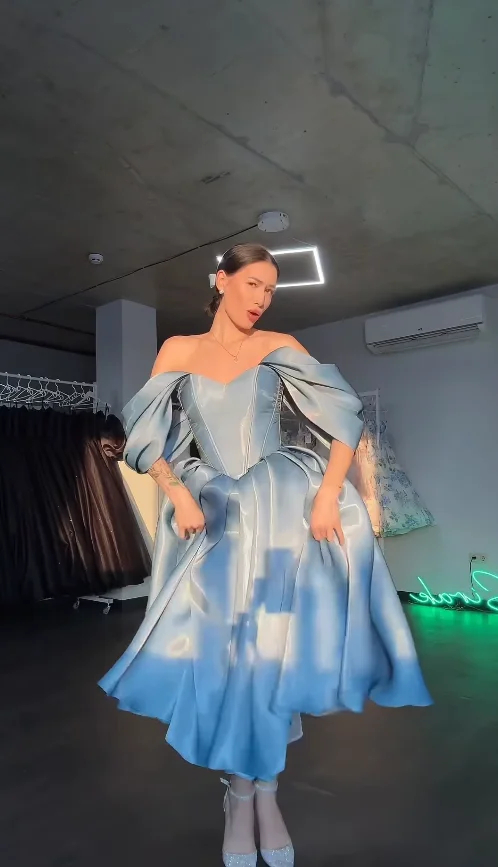 Evening Luxury Party Dresses Dubai Vintage Blue Satin Ball Formal Occasion Prom Gowns Simply Customized أطقم فساتين
Evening Luxury Party Dresses Dubai Vintage Blue Satin Ball Formal Occasion Prom Gowns Simply Customized أطقم فساتين