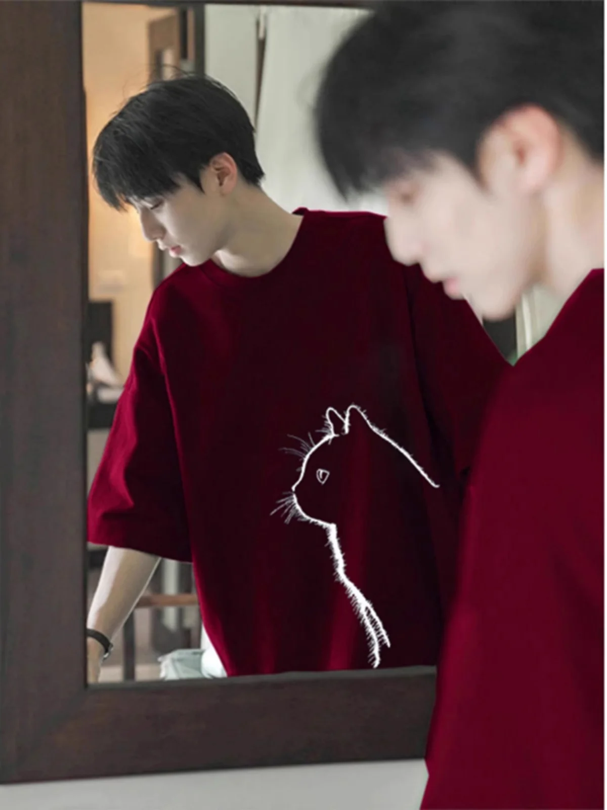Red Wine Color 300g Heavyweight Men's T-shirt Summer American Retro Short Sleeve Ribbed Collar Three Needle Five Sleeve T-shirt
Red Wine Color 300g Heavyweight Men's T-shirt Summer American Retro Short Sleeve Ribbed Collar Three Needle Five Sleeve T-shirt