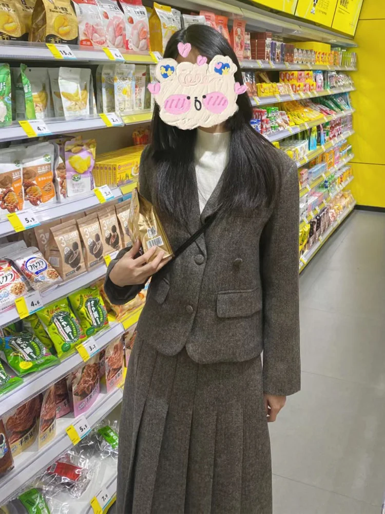 Briti College Sle Woolen Suit Set Women's Autumn Winter Korean Retro Tweed Brown ey ort Jaet f Skirt Two Piece Set
Briti College Sle Woolen Suit Set Women's Autumn Winter Korean Retro Tweed Brown ey ort Jaet f Skirt Two Piece Set