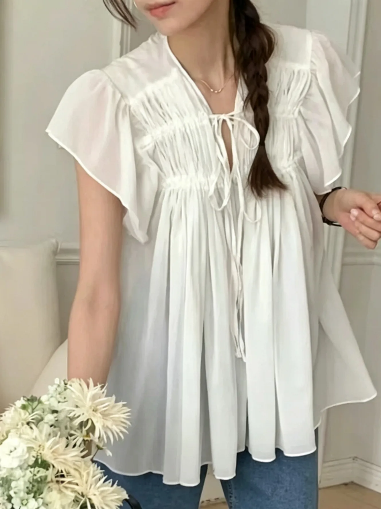 Unique Chic Women's Shirt Fashionable Drawstring Pleated Design Flying Sleeve Summer Polyester V-neck Short Sleeve Shirt
Unique Chic Women's Shirt Fashionable Drawstring Pleated Design Flying Sleeve Summer Polyester V-neck Short Sleeve Shirt