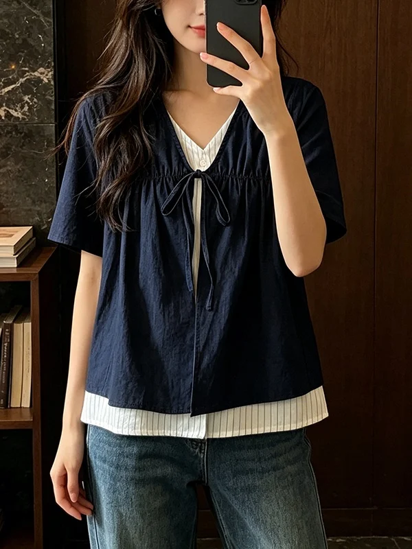 plus Size Women's Fashionable Summer Shirt V-Neck Short Sleeve Denim Patchwork Striped Fake Two-Piece Style Korean Commute Style
plus Size Women's Fashionable Summer Shirt V-Neck Short Sleeve Denim Patchwork Striped Fake Two-Piece Style Korean Commute Style