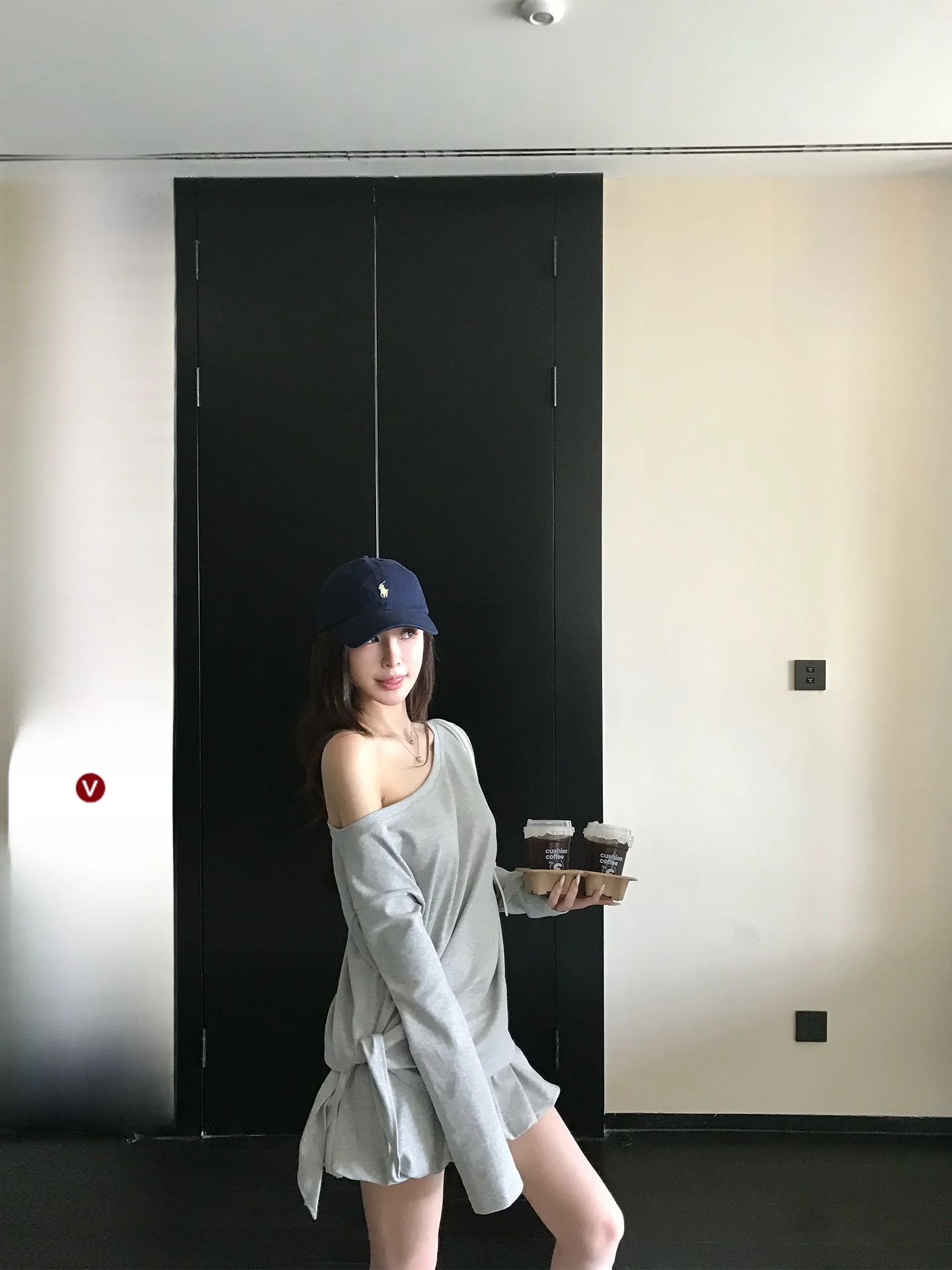 Комплект Skk Store: худи и юбка с открытыми плечами, женский модный осенний наряд, хлопковый, с длинным рукавом, свободный крой, повседневная одежда
Комплект Skk Store: худи и юбка с открытыми плечами, женский модный осенний наряд, хлопковый, с длинным рукавом, свободный крой, повседневная одежда