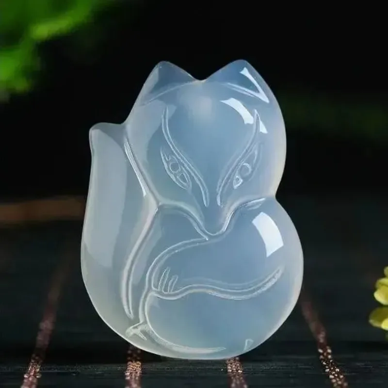 Natural agate ice chalcedony fox pendant men's and women's fashion
Natural agate ice chalcedony fox pendant men's and women's fashion