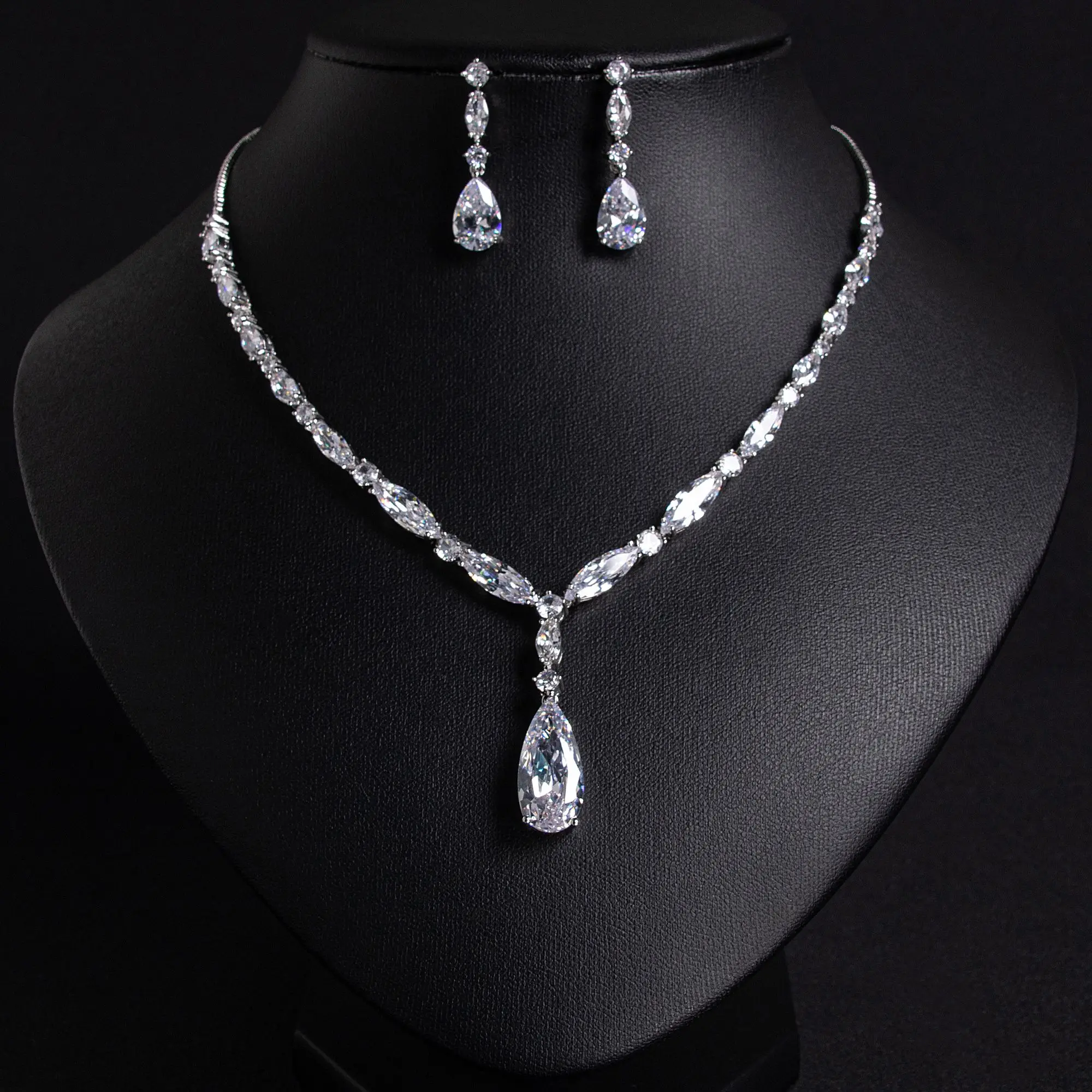 Charming Luxury Teardrop Zirconia Ladies Jewellery Necklace Earrings Set Party Wedding Prom Dinner Dress Gift Accessories M-332
Charming Luxury Teardrop Zirconia Ladies Jewellery Necklace Earrings Set Party Wedding Prom Dinner Dress Gift Accessories M-332