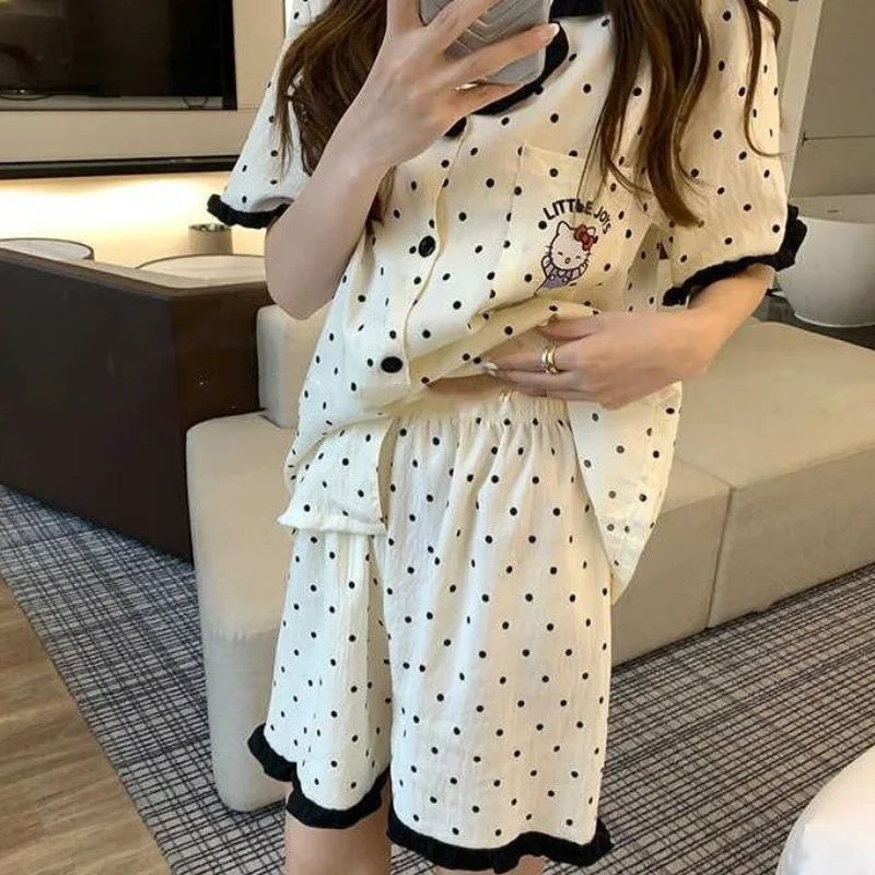 Комплект пижам Sanrio Hello Kitty из хлопка для женщин и студенток, для дома и улицы, в горошек, летний, новый, с кружевом, с коротким рукавом, в японском стиле
Комплект пижам Sanrio Hello Kitty из хлопка для женщин и студенток, для дома и улицы, в горошек, летний, новый, с кружевом, с коротким рукавом, в японском стиле