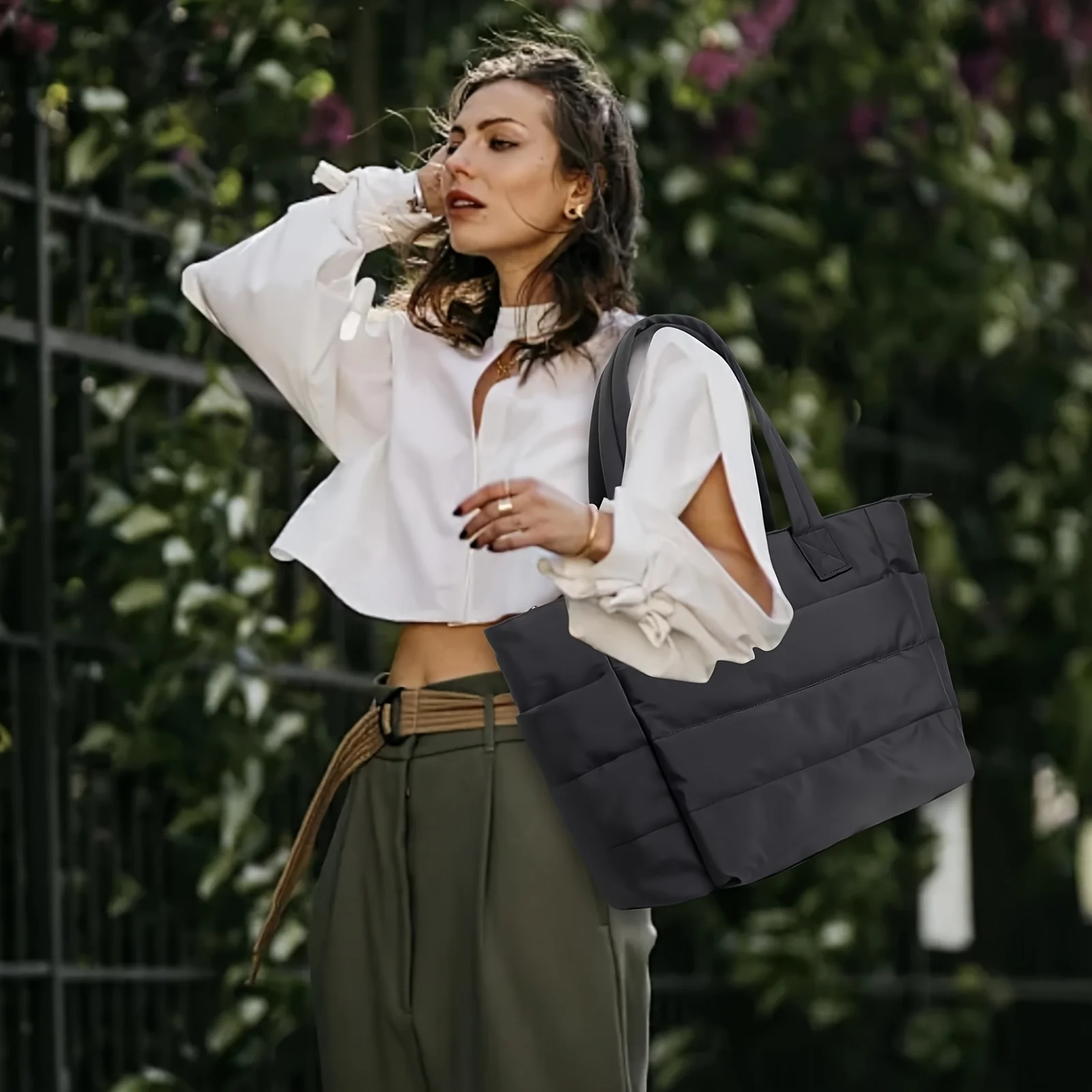 Women's Lightweight Multi-Pocket Trouser Large Capacity Cosmetic Bag Laptop Compartment Fashion Travel Bag Computer Bag
Women's Lightweight Multi-Pocket Trouser Large Capacity Cosmetic Bag Laptop Compartment Fashion Travel Bag Computer Bag