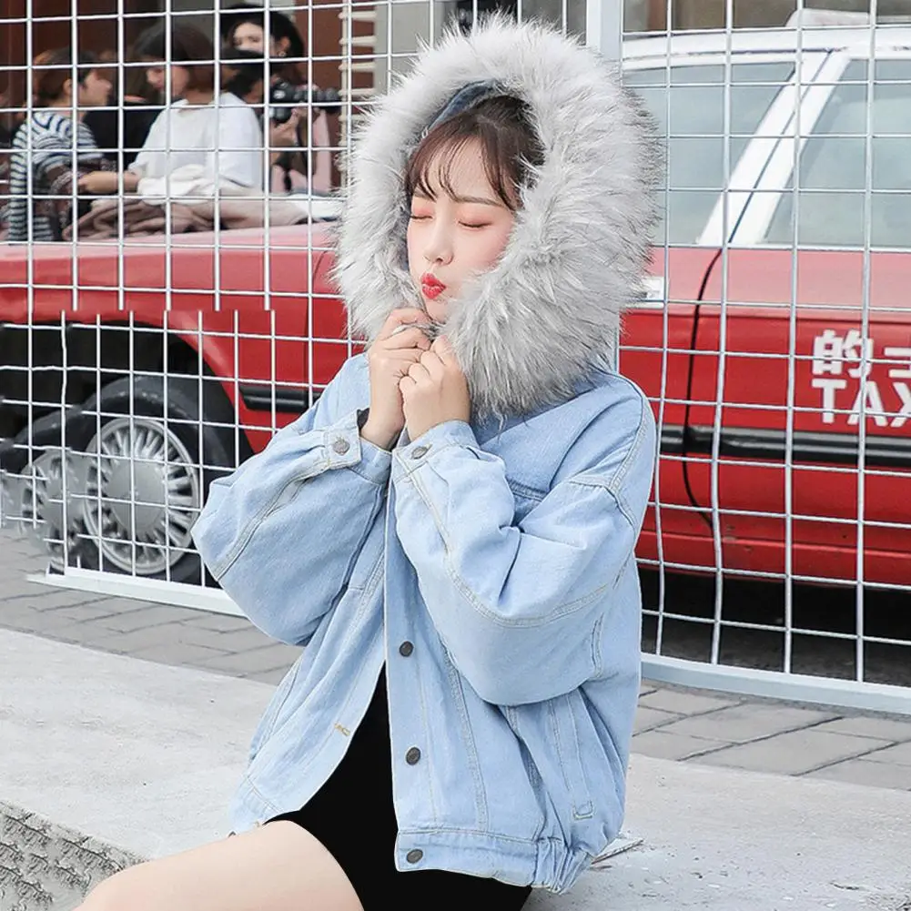 Women Denim Coat Plush Winter Women's Jacket with Furry Hood Button Closure Flap Pockets Windproof Coat for Warmth Style Casual
Women Denim Coat Plush Winter Women's Jacket with Furry Hood Button Closure Flap Pockets Windproof Coat for Warmth Style Casual