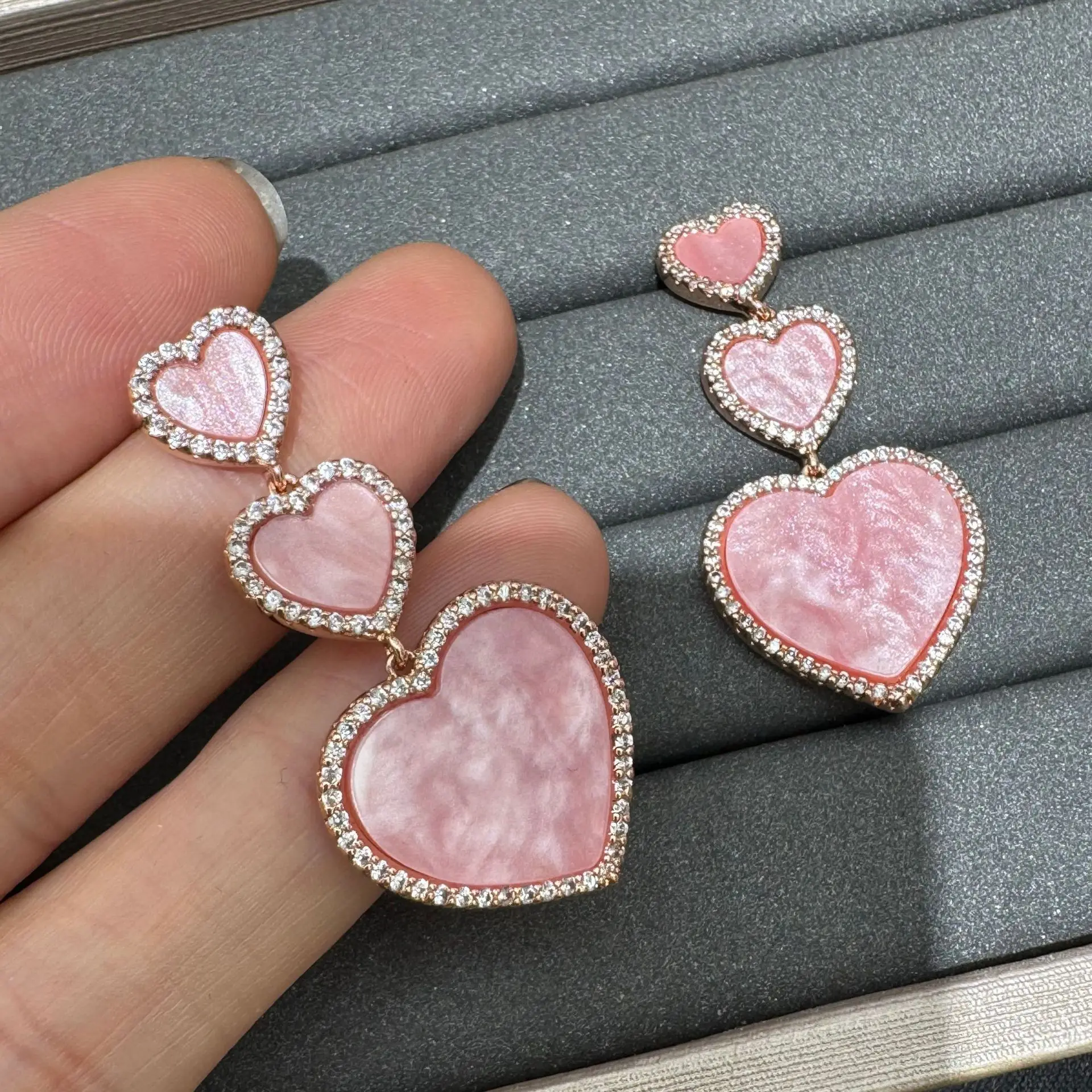 cute heart earrings pink white purple jewelry daily wear party dangling earrings for women sweet gift
cute heart earrings pink white purple jewelry daily wear party dangling earrings for women sweet gift
