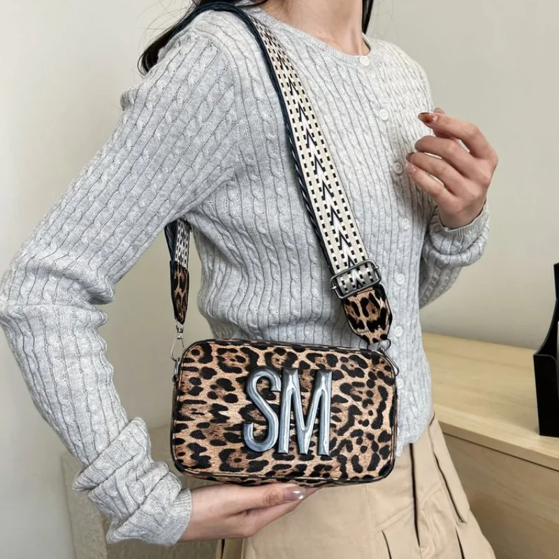High End Best Superstar Diaper Bag Show Square Satchel Textured Retro Women Shoulder Bag Trendy Unique
High End Best Superstar Diaper Bag Show Square Satchel Textured Retro Women Shoulder Bag Trendy Unique