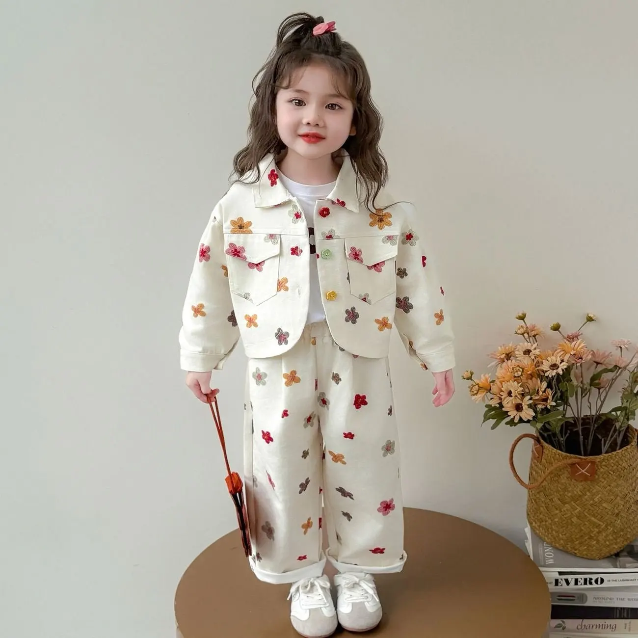 Girls' Spring and Autumn Set Fashion New Style Children's Leisure Sweet Coat+Wide Leg Pants Two Piece Set
Girls' Spring and Autumn Set Fashion New Style Children's Leisure Sweet Coat+Wide Leg Pants Two Piece Set