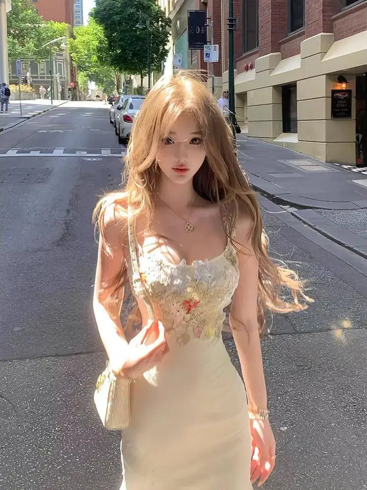 Girls Lace Mesh Fish Tail Dress Set Strap Long Hollow out Sunshade Shirt Slim Fit Butt Covering Regular Length Summer Fashion
Girls Lace Mesh Fish Tail Dress Set Strap Long Hollow out Sunshade Shirt Slim Fit Butt Covering Regular Length Summer Fashion