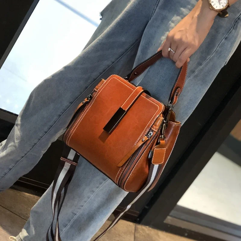 Сумка на плечо, летние женские сумки, вечерние красные маленькие квадратные сумки, женские роскошные мини-сумки через плечо из натуральной кожи, новинка 
Сумка на плечо, летние женские сумки, вечерние красные маленькие квадратные сумки, женские роскошные мини-сумки через плечо из натуральной кожи, новинка