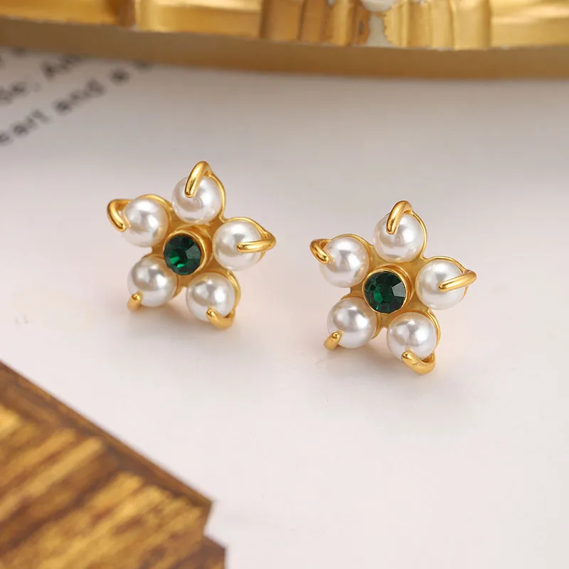 Vintage Brass Floral Stud Earrings for Women, Gold Plated Pearl and Zircon Small Retro Flower Earrings Hypoallergenic
Vintage Brass Floral Stud Earrings for Women, Gold Plated Pearl and Zircon Small Retro Flower Earrings Hypoallergenic