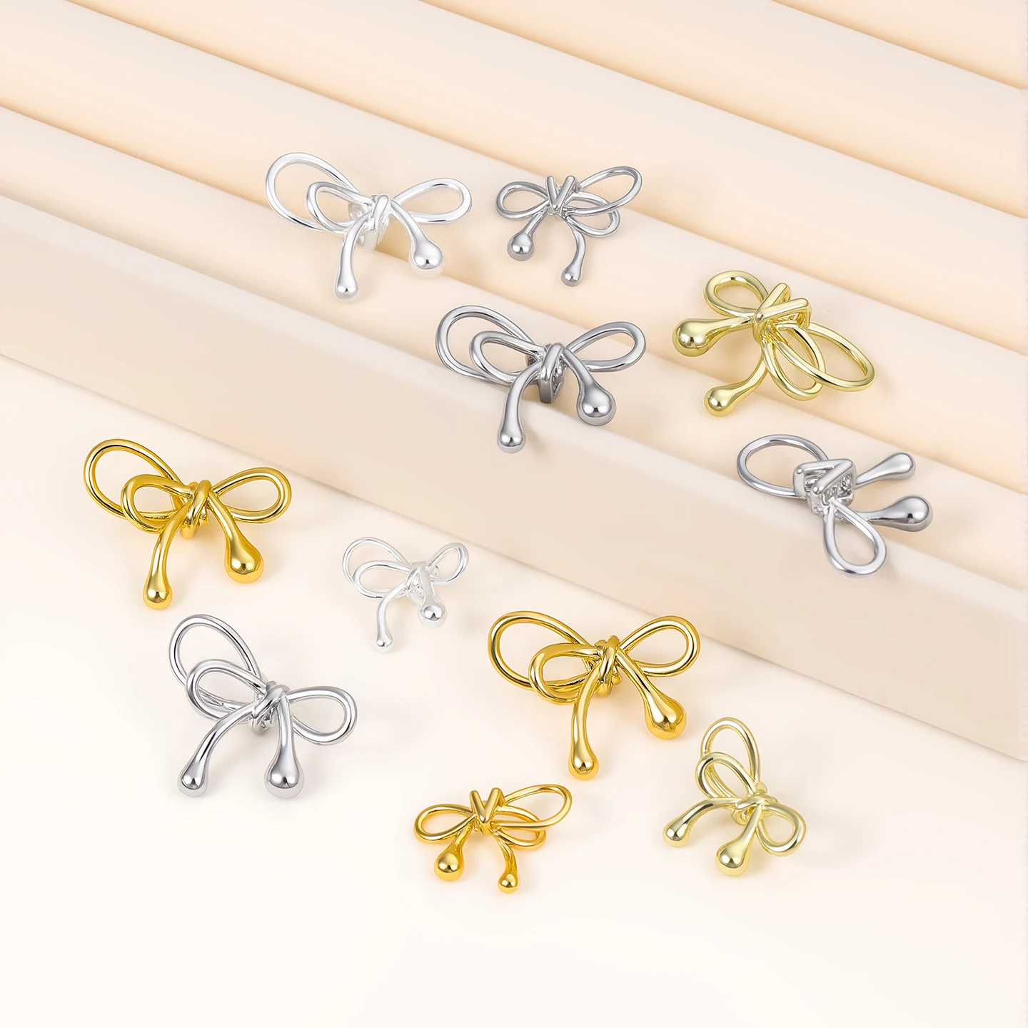 2Pcs/Pack Brass 14k/18k Gold Plated Bow Shape Enamel Pendant for DIY Handmade Necklace Bracelet Jewelry Making Accessories
2Pcs/Pack Brass 14k/18k Gold Plated Bow Shape Enamel Pendant for DIY Handmade Necklace Bracelet Jewelry Making Accessories