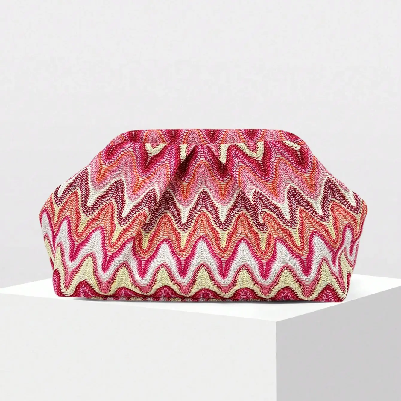 New European and American Retro Gradient Wave-Pattern Knitted Women's Bag, Niche Design Twisted Pleated Cloud Bag, High-End Color-Blocking Jacquard Evening Clutch, Versatile for Commuting, Trendy Party Bridesmaid Bag (
New European and American Retro Gradient Wave-Pattern Knitted Women's Bag, Niche Design Twisted Pleated Cloud Bag, High-End Color-Blocking Jacquard Evening Clutch, Versatile for Commuting, Trendy Party Bridesmaid Bag (