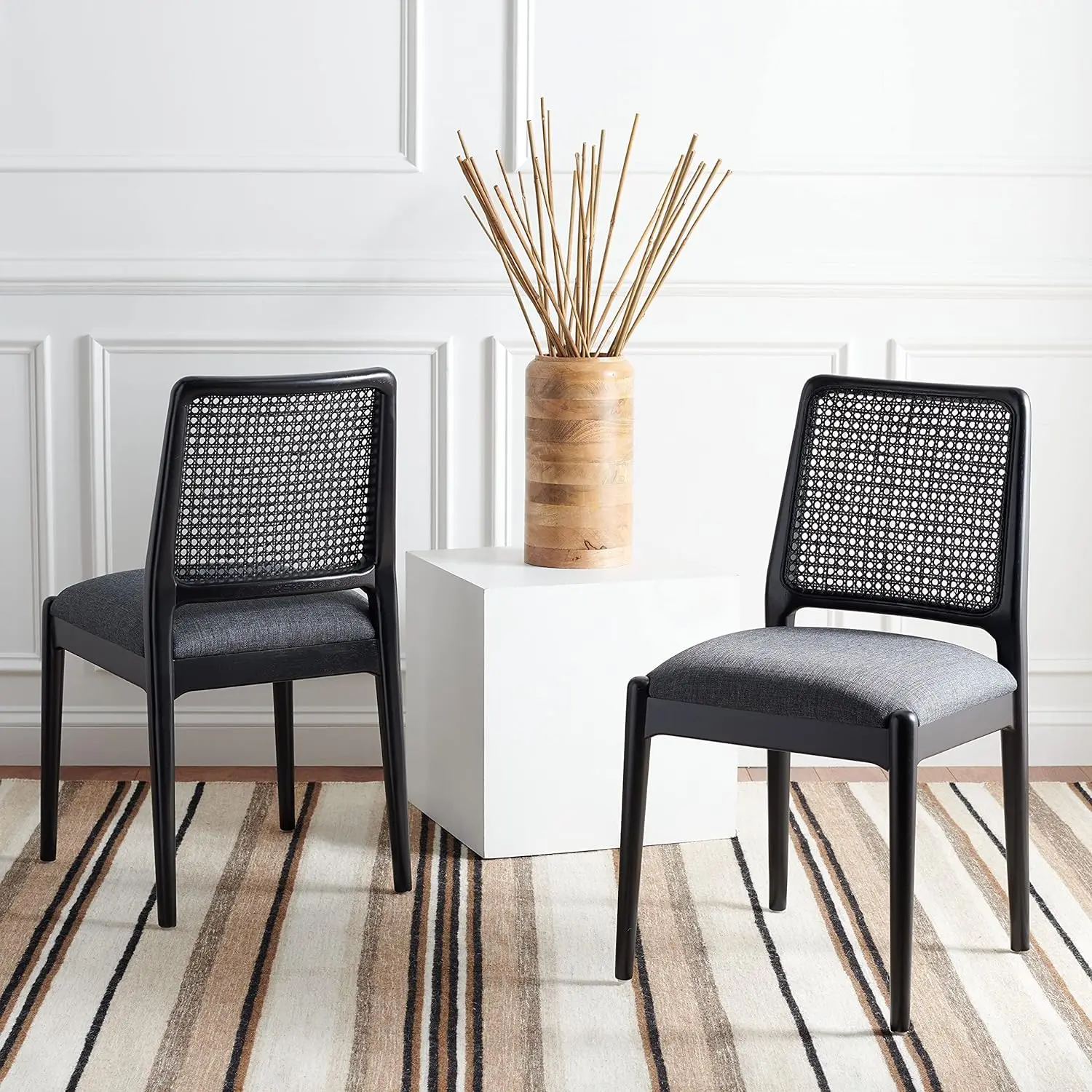 Safavieh Home Collection Reinhardt Rattan Cushion Dining Chair (Set of 2) -Fully Assembled DCH8800C-SET2, 0, Black/Grey
Safavieh Home Collection Reinhardt Rattan Cushion Dining Chair (Set of 2) -Fully Assembled DCH8800C-SET2, 0, Black/Grey