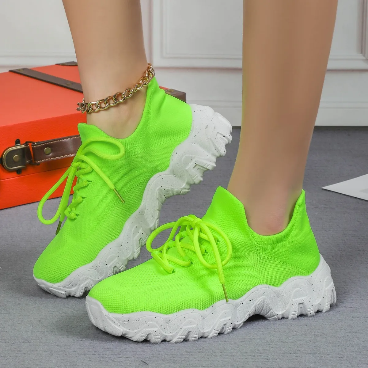 Spring Pink Casual Shoes Breathable Mesh Sports Sneakers 2025 New Fashion Non-slip Sock Lace Up Ladies Comfort Sneakers
Spring Pink Casual Shoes Breathable Mesh Sports Sneakers 2025 New Fashion Non-slip Sock Lace Up Ladies Comfort Sneakers