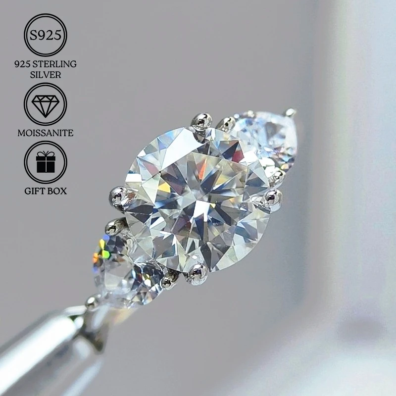 1pc 3/5Carat Dazzlingly Intricate and Exquisitely Moissanite Ring in 925 Sterling Silver, Suitable for Anniversary.
1pc 3/5Carat Dazzlingly Intricate and Exquisitely Moissanite Ring in 925 Sterling Silver, Suitable for Anniversary.