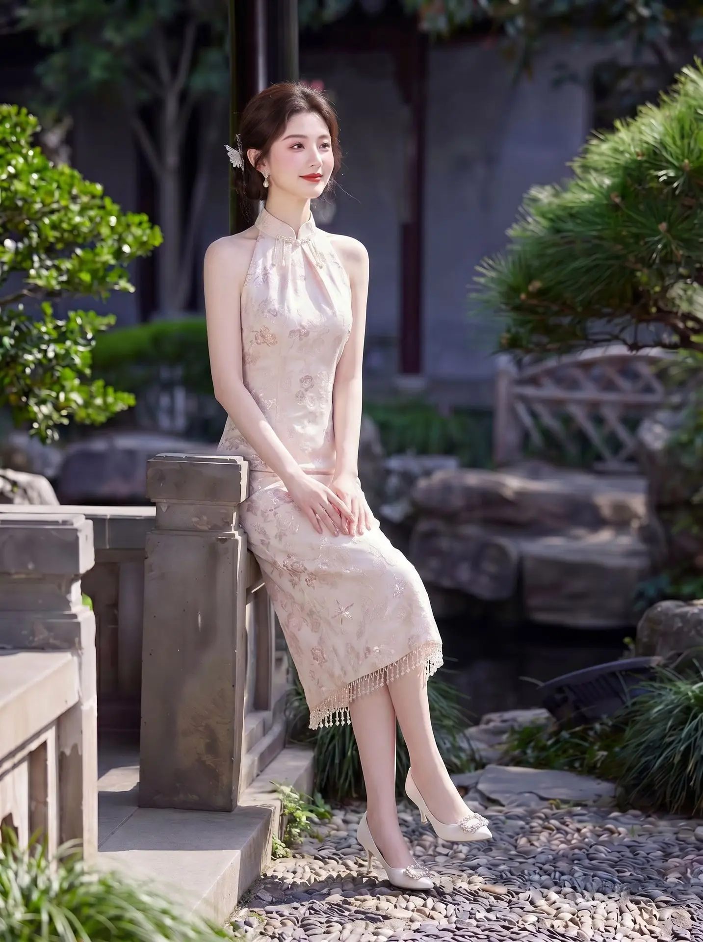 Summer Hanging Neck Sleeveless Improved Chinese Standing Collar Long Cheongsam Retro Style Beaded Tassel Daily Qipao
Summer Hanging Neck Sleeveless Improved Chinese Standing Collar Long Cheongsam Retro Style Beaded Tassel Daily Qipao