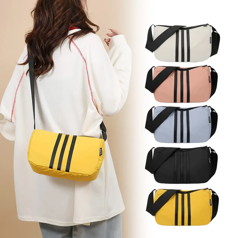 New in Fashion Shoulder Messenger Bag Korean Version of Leisure Sports Lightweight Versatile Men's and Women's Messenger Bag
New in Fashion Shoulder Messenger Bag Korean Version of Leisure Sports Lightweight Versatile Men's and Women's Messenger Bag