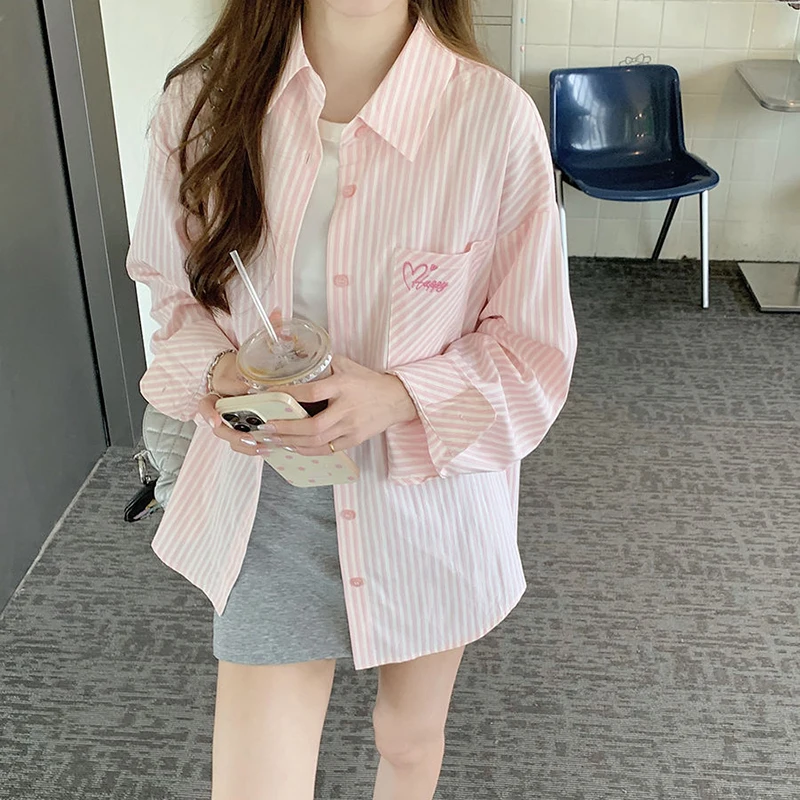 Pink Striped Women Shirt Summer Fashion Letter Embroidered Loose Long Sleeve Lapel Top Y2K Korean Chic Single Breasted Blouse
Pink Striped Women Shirt Summer Fashion Letter Embroidered Loose Long Sleeve Lapel Top Y2K Korean Chic Single Breasted Blouse