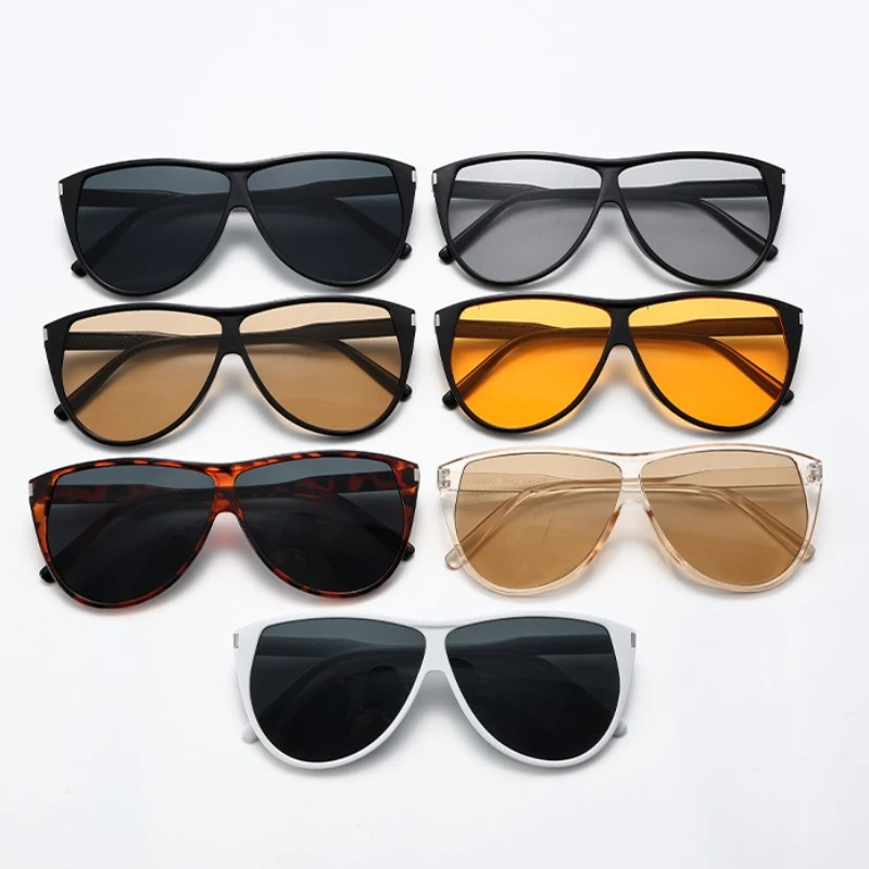 Minimalist Fashion Frog-Shaped Sunglasses Retro Oversized Frame Unique Trend INS UV-Protective Eyewear Classic Driving Shades
Minimalist Fashion Frog-Shaped Sunglasses Retro Oversized Frame Unique Trend INS UV-Protective Eyewear Classic Driving Shades