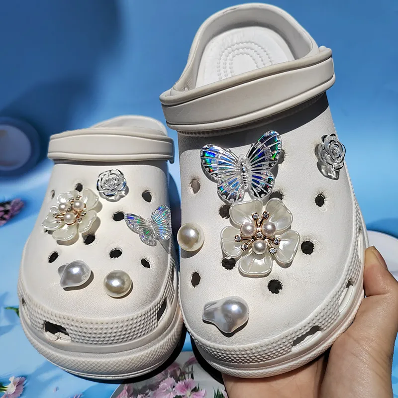New trend Hole Shoe Charms for DIY Pearl Butterfly Flower Shoe Buckle Decoration for Shoe Charm Accessories Kids Party Gift
New trend Hole Shoe Charms for DIY Pearl Butterfly Flower Shoe Buckle Decoration for Shoe Charm Accessories Kids Party Gift