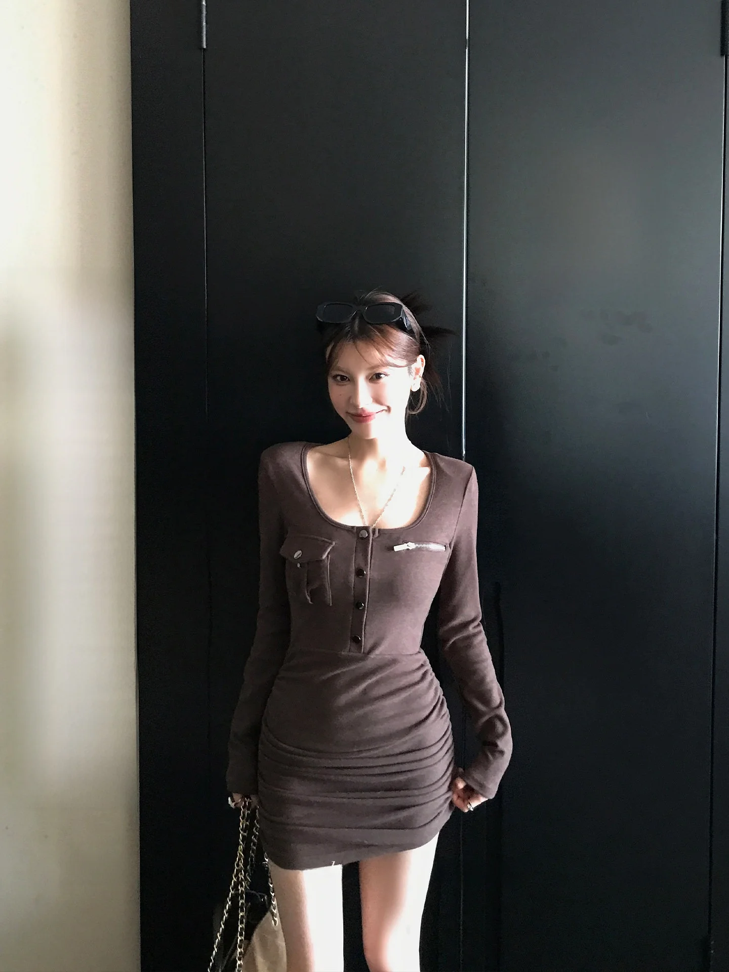 Винтажный вязаный приталенный свитер LIONE с круглым вырезом и одной пуговицей, повседневный, в стиле X-ape Dr
Винтажный вязаный приталенный свитер LIONE с круглым вырезом и одной пуговицей, повседневный, в стиле X-ape Dr