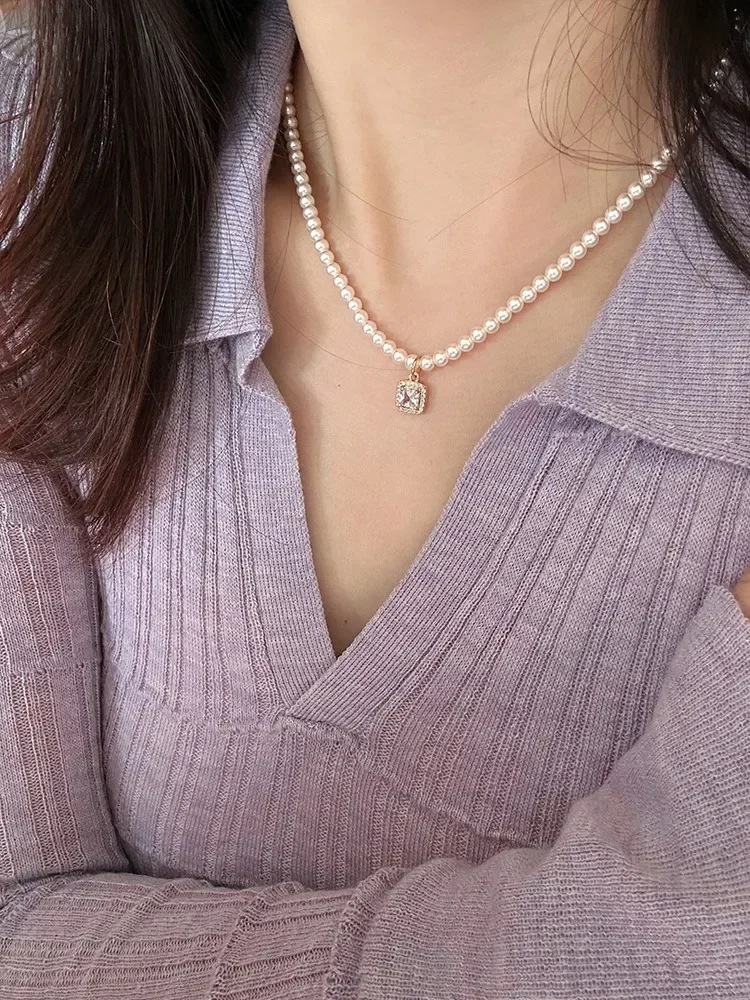 Millet Bead Diamond Sugar Cube Pendant Pearl Necklace Clavicle Chain Female
Millet Bead Diamond Sugar Cube Pendant Pearl Necklace Clavicle Chain Female