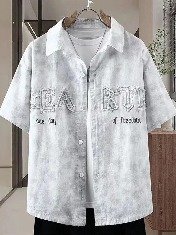 Graduated Short Sleeve Denim Shirt Jacket Men's Letter Embroidery Patchwork Loose Outerwear Casual Style Student Fashion
Graduated Short Sleeve Denim Shirt Jacket Men's Letter Embroidery Patchwork Loose Outerwear Casual Style Student Fashion