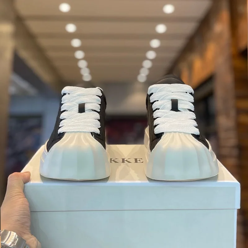 2025 Summer New Mesh Ultralight Professional Running Shoes Sneakers, lightweight, breathable and shock-absorbing.
2025 Summer New Mesh Ultralight Professional Running Shoes Sneakers, lightweight, breathable and shock-absorbing.