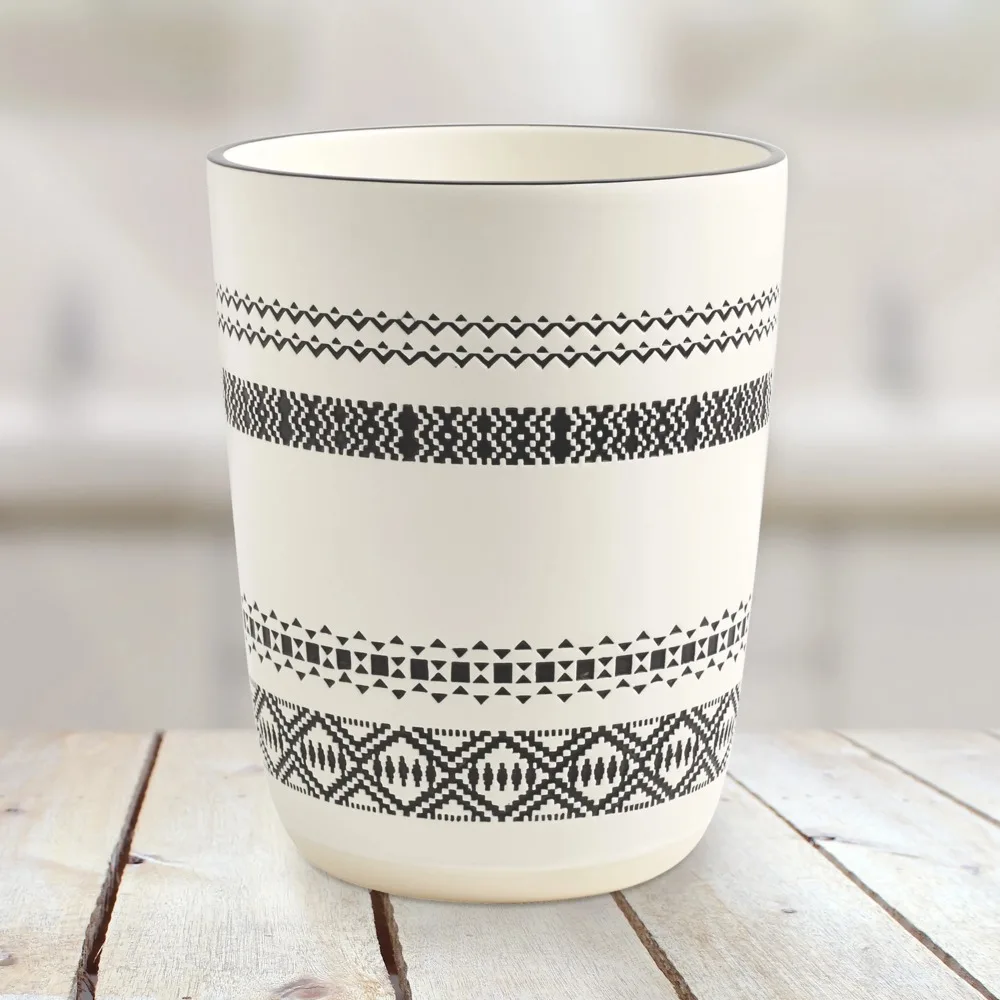 Корзина для мусора Boho Chic, черная, керамика, для взрослых, салфетка с влажной тканью, 100% керамика.
Корзина для мусора Boho Chic, черная, керамика, для взрослых, салфетка с влажной тканью, 100% керамика.