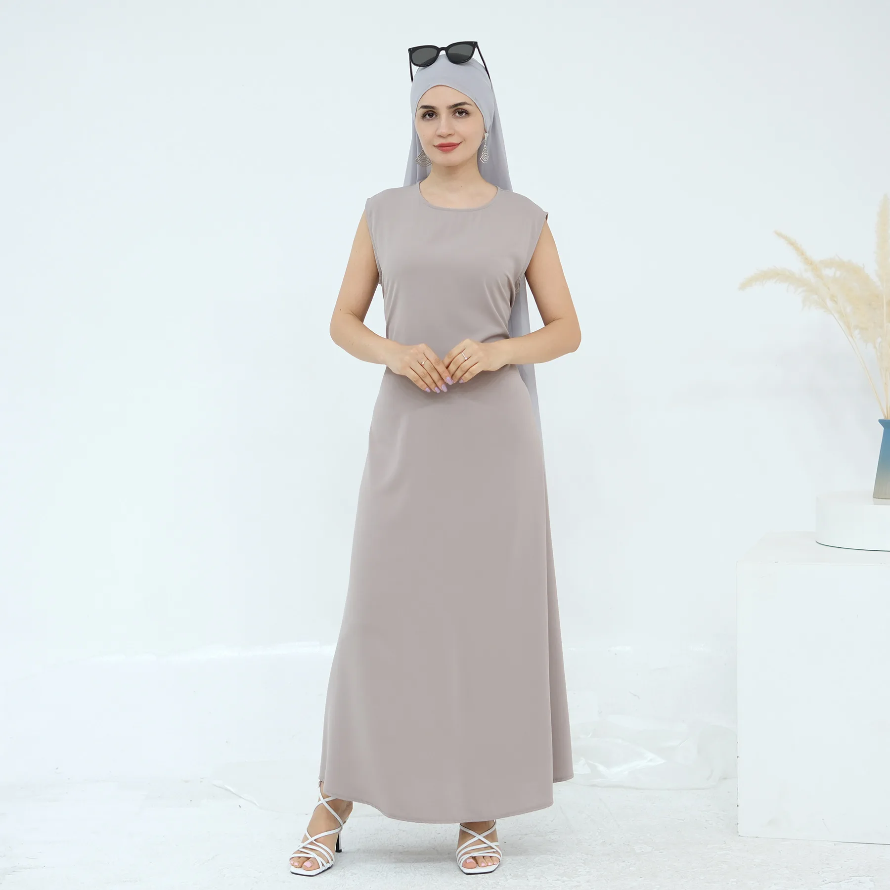 Dubai Women Abaya Muslim Dresses Plain Inner Dress Islam Robe Musulman Femme Turkey Kaftan Jalabiya Arabic Jalabiya Solid Colors
Dubai Women Abaya Muslim Dresses Plain Inner Dress Islam Robe Musulman Femme Turkey Kaftan Jalabiya Arabic Jalabiya Solid Colors