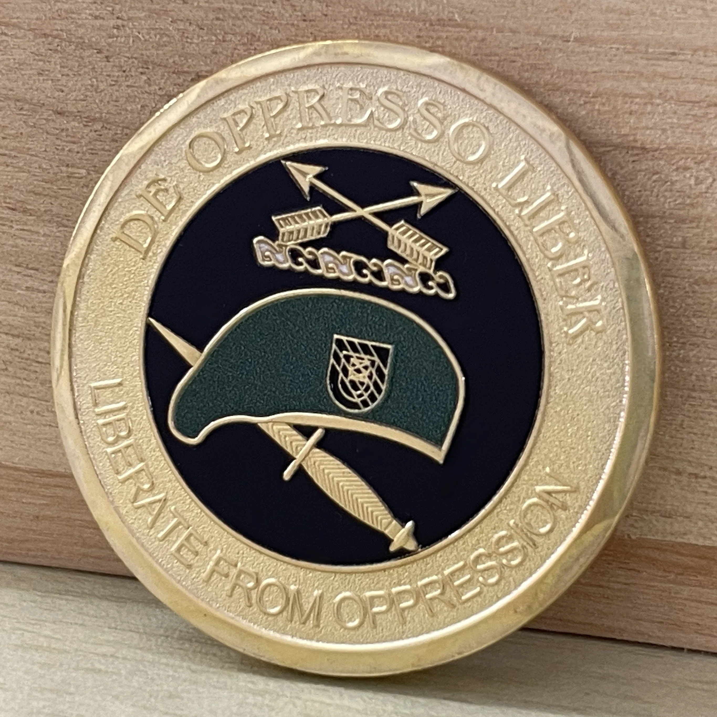 Gold Plated US Special Forces Commemorative Coin Green Berets Collectibles Souvenir Liberate From Oppression Military
Gold Plated US Special Forces Commemorative Coin Green Berets Collectibles Souvenir Liberate From Oppression Military