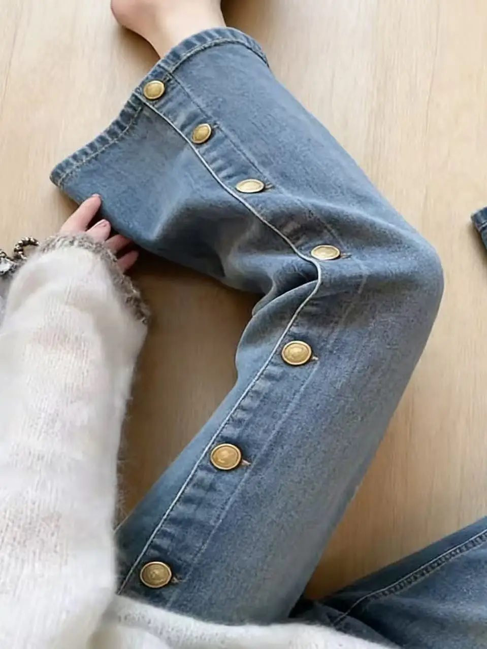 Women's Straight Leg Jeans High Waist Zipper Closure Blue Denim Spring 2026 Fashion Design Slimming Micro Flared Pants
Women's Straight Leg Jeans High Waist Zipper Closure Blue Denim Spring 2026 Fashion Design Slimming Micro Flared Pants