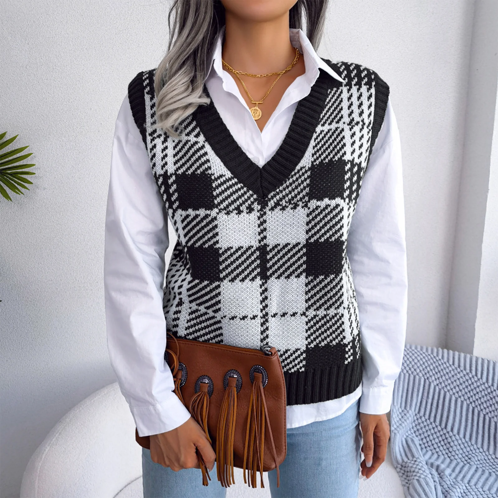 Spring Autumn Women Plaid Knitted Sweater Vest Short Loose Vintage Sweater Sleeveless V-Neck Pullover Ladies Stylish Outerwear
Spring Autumn Women Plaid Knitted Sweater Vest Short Loose Vintage Sweater Sleeveless V-Neck Pullover Ladies Stylish Outerwear