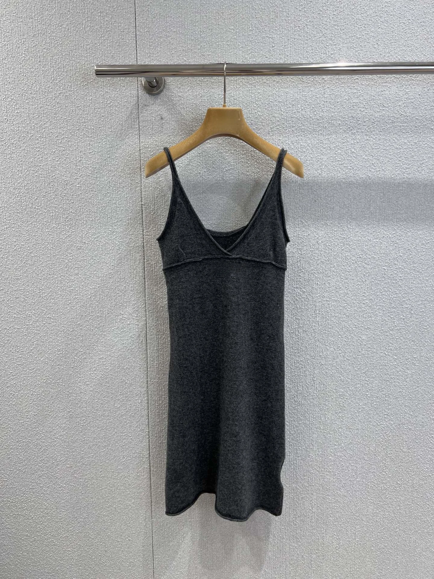 Slim Fit Knitted Dr with Deep V-Ne And Thin Strap Letter Logo Sweet Cool Sexy Girl Charcoal ey Skirt Princ Sle Ca...
Slim Fit Knitted Dr with Deep V-Ne And Thin Strap Letter Logo Sweet Cool Sexy Girl Charcoal ey Skirt Princ Sle Ca...