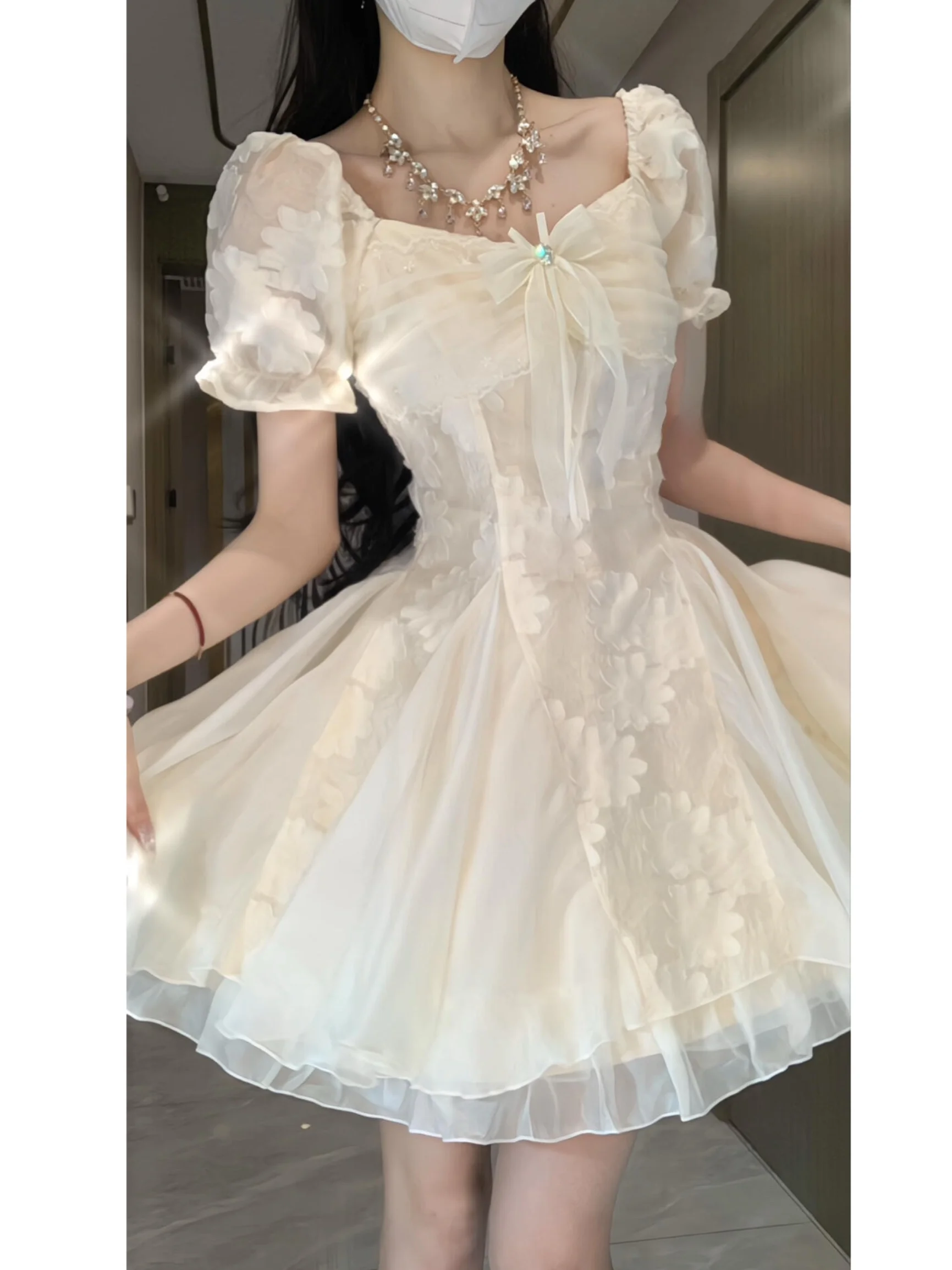 Sweet Style Square Collar Bubble Sleeve White Dress Women Summer Short Waist Cinched Fleeing Princess Puffy Skirt A-Line Dress
Sweet Style Square Collar Bubble Sleeve White Dress Women Summer Short Waist Cinched Fleeing Princess Puffy Skirt A-Line Dress