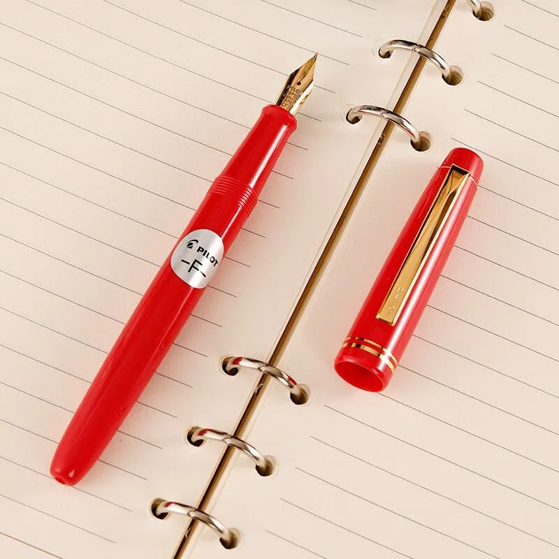 Ручка перьевая PILOT 78g+ Original Classic, класса люкс, с золотым напылением 22K, сменные стержни EF/F/M, для школьников, для письма, подарок
Ручка перьевая PILOT 78g+ Original Classic, класса люкс, с золотым напылением 22K, сменные стержни EF/F/M, для школьников, для письма, подарок