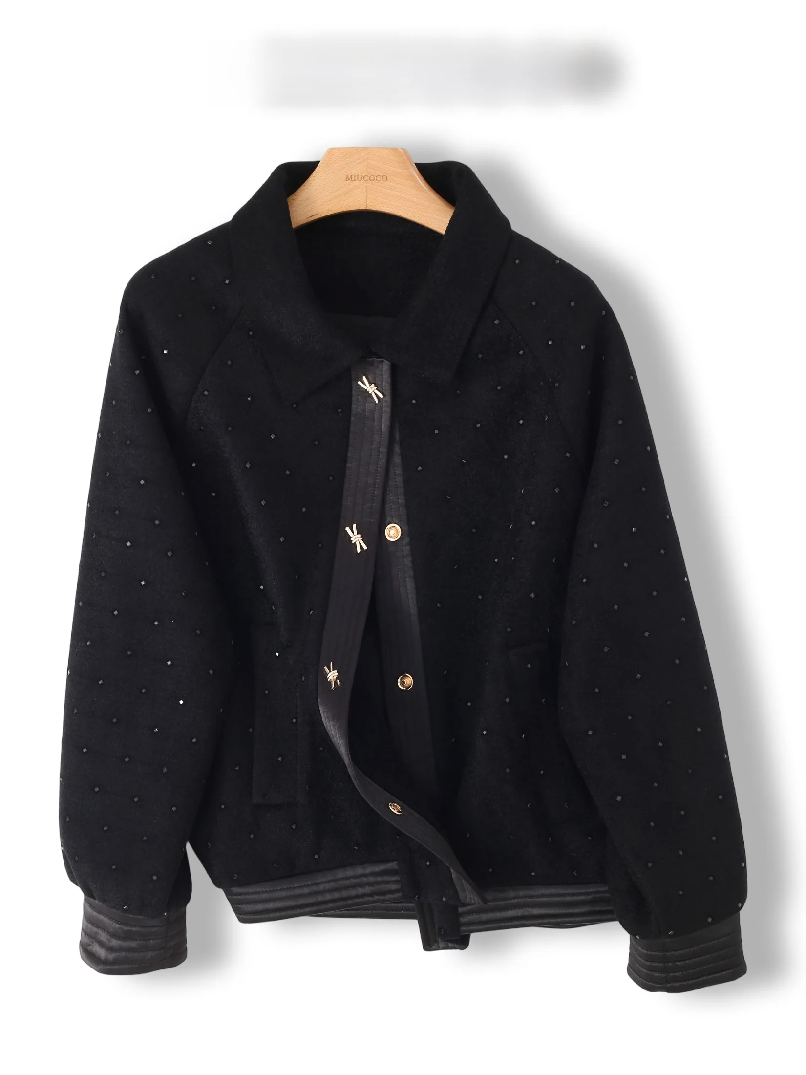 P Brand Casual Style Woolen Jacket for Women Short Length Flip Collar Rhinestone Decorated Black Color Versatile And Fashionable
P Brand Casual Style Woolen Jacket for Women Short Length Flip Collar Rhinestone Decorated Black Color Versatile And Fashionable