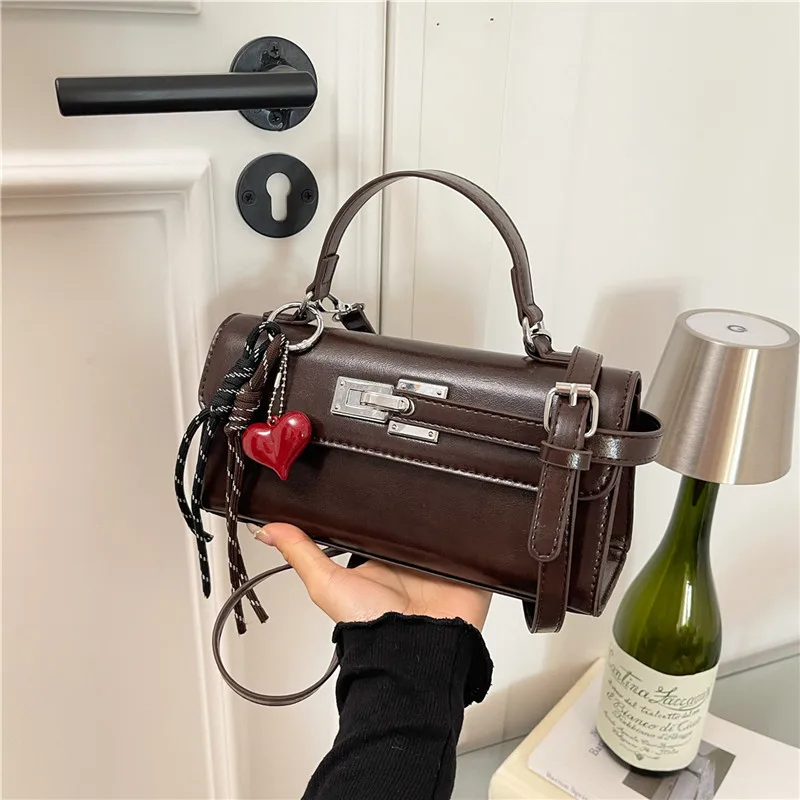 2025 Autumn/Winter New High-Quality Stylish Small Square Handbag Retro Chic Box Bag Single Shoulder Crossbody Bag 6658-1XAE
2025 Autumn/Winter New High-Quality Stylish Small Square Handbag Retro Chic Box Bag Single Shoulder Crossbody Bag 6658-1XAE