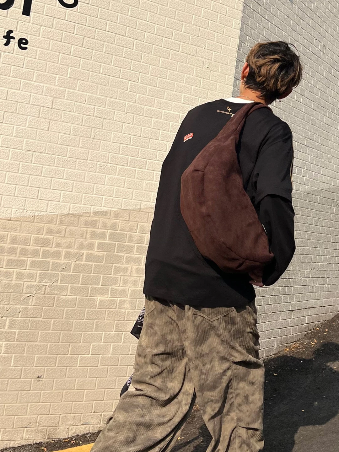 YUEN Design, большая замшевая сумка для пельменей, мужская сумка-тоут, повседневная сумка через плечо, корейская сумка с одним ремешком
YUEN Design, большая замшевая сумка для пельменей, мужская сумка-тоут, повседневная сумка через плечо, корейская сумка с одним ремешком