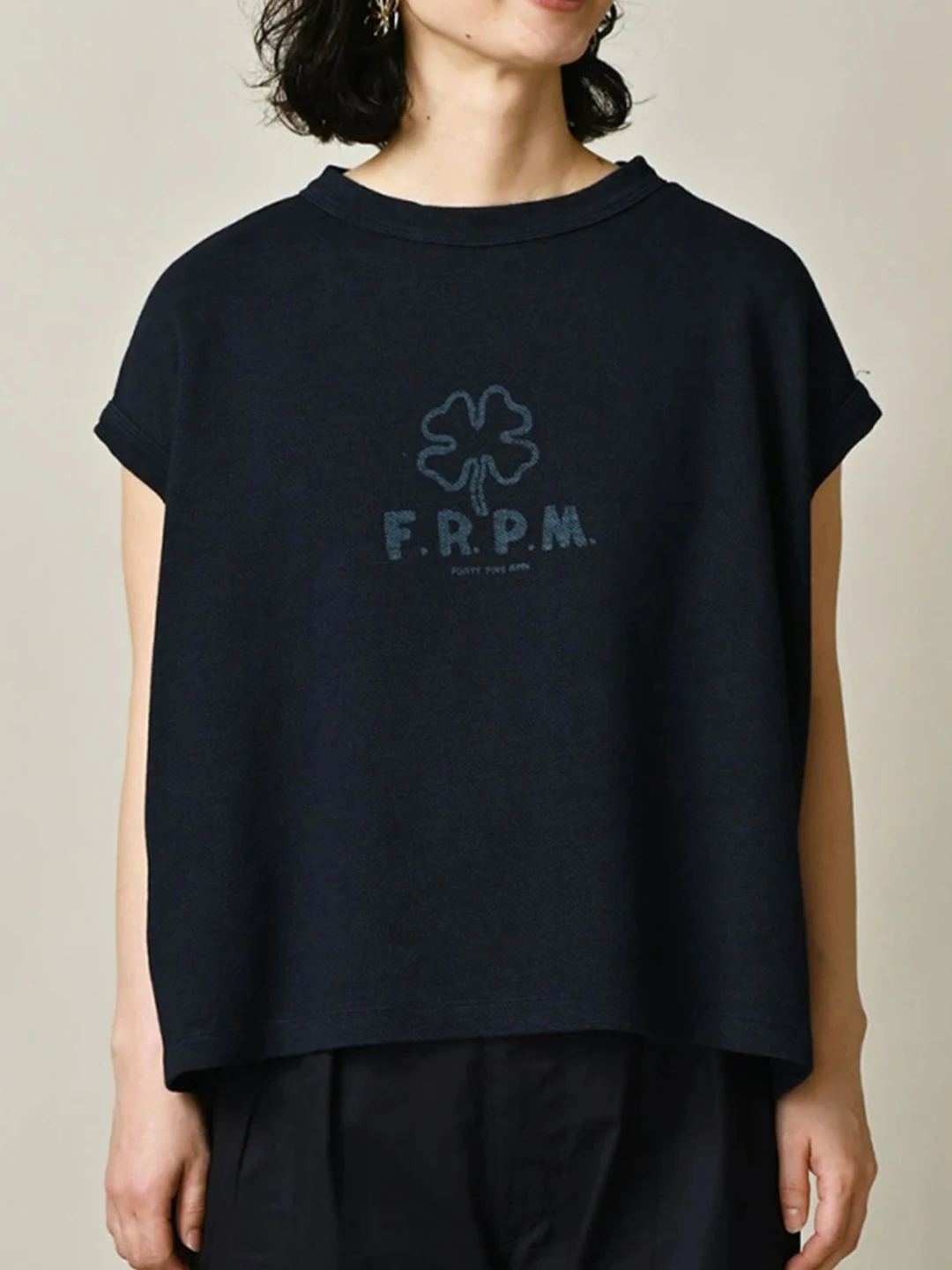 Retro Sleeveless Pure Cotton T-Shirt Women's M-Shape Letter Print Embroidery Japanese Style Loose Fit Short Sleeve round Neck
Retro Sleeveless Pure Cotton T-Shirt Women's M-Shape Letter Print Embroidery Japanese Style Loose Fit Short Sleeve round Neck