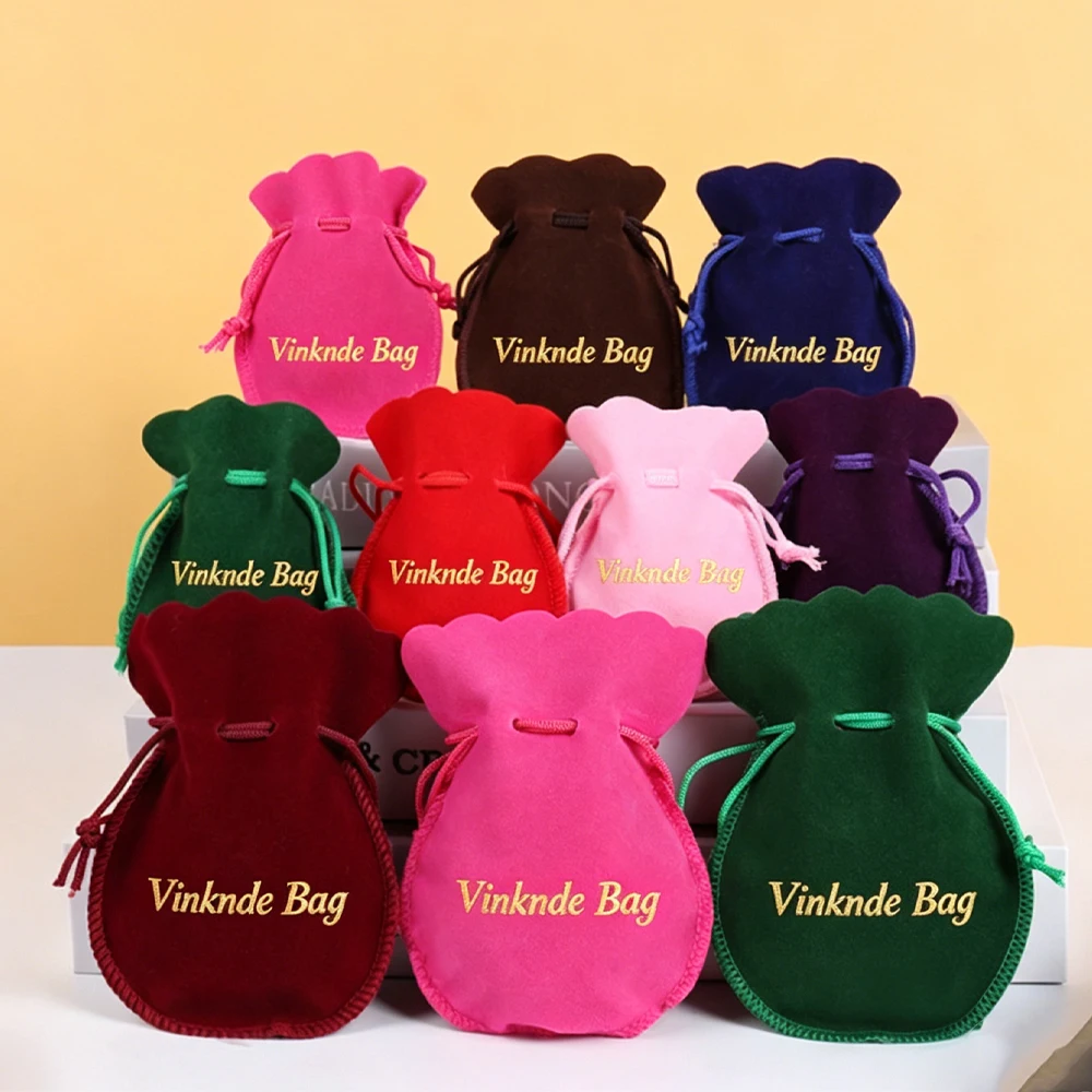 100Pcs Custom Logo Festive Gourd Shape Gift Jewelry Bag in Soft Velvet 9x12cm Gourd Drawstring Pouch for Earrings Rings Brooch
100Pcs Custom Logo Festive Gourd Shape Gift Jewelry Bag in Soft Velvet 9x12cm Gourd Drawstring Pouch for Earrings Rings Brooch