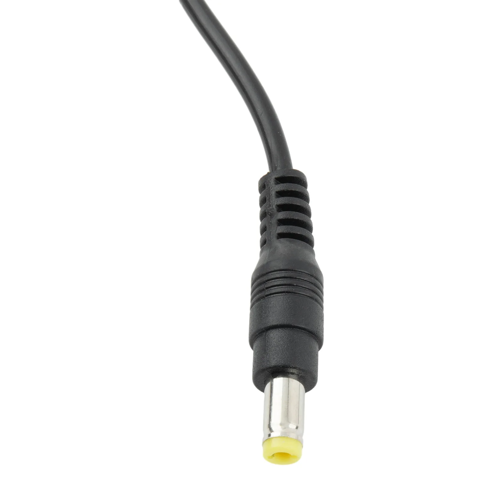 USB-кабель, предназначенный для автомобильного пылесоса R6053 мощностью 120 Вт, обеспечивает стабильную зарядку и передачу данных к USB-устройствам.
USB-кабель, предназначенный для автомобильного пылесоса R6053 мощностью 120 Вт, обеспечивает стабильную зарядку и передачу данных к USB-устройствам.