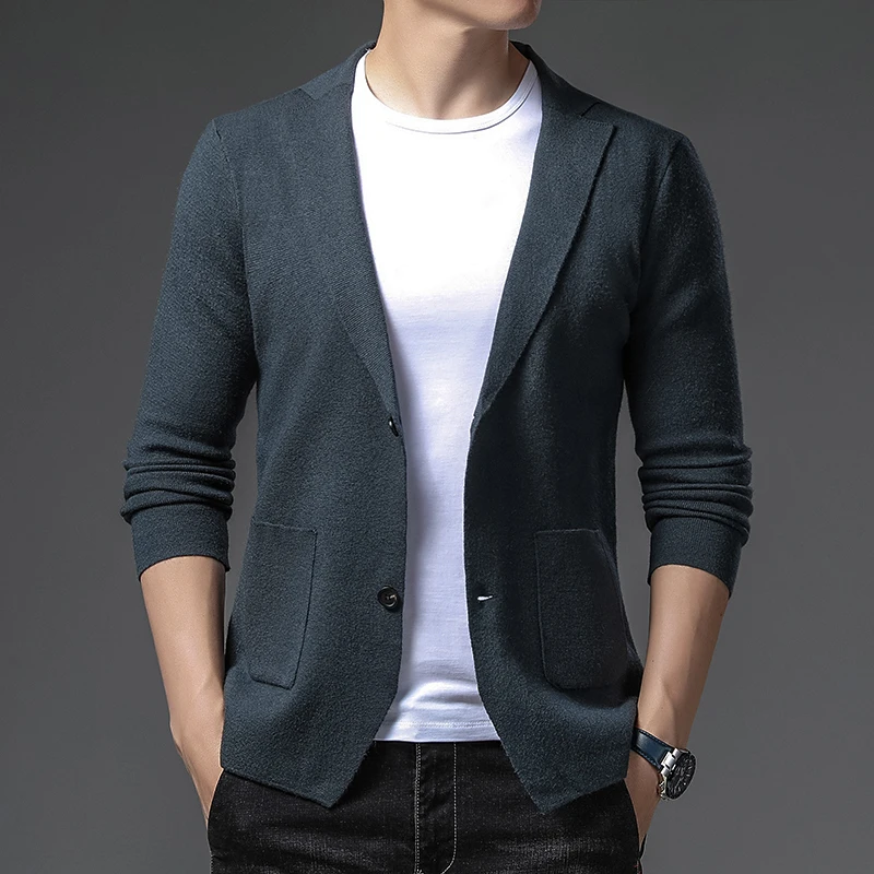 Fashion luxury suit collar knitted cardigan men's high-quality solid color simple pocket soft comfort new button sweater coat
Fashion luxury suit collar knitted cardigan men's high-quality solid color simple pocket soft comfort new button sweater coat