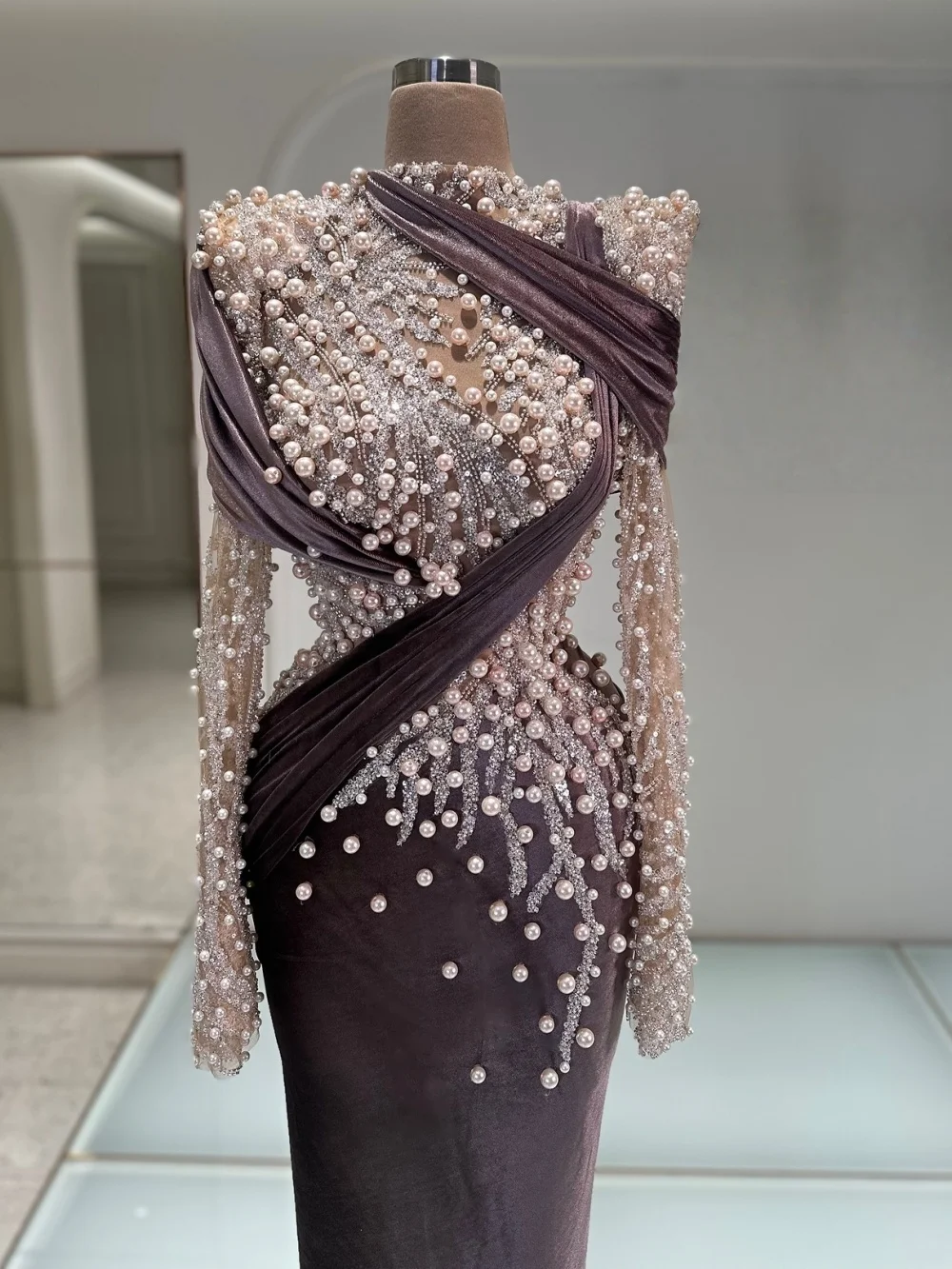Elegant Pearl Evening Dress Formal Long Sleeve Party Gown Elegant Crystal A-Line Beaded Floor-Length Party Dress فساتين سهرة
Elegant Pearl Evening Dress Formal Long Sleeve Party Gown Elegant Crystal A-Line Beaded Floor-Length Party Dress فساتين سهرة